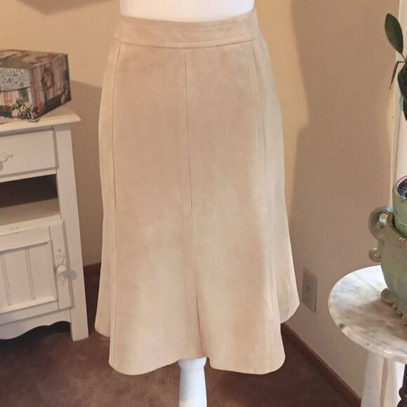 NWT Tommy Bahama Suede Skirt, Coastal Cowgirl,  Old Money, Quiet Elegance - Picture 1 of 10